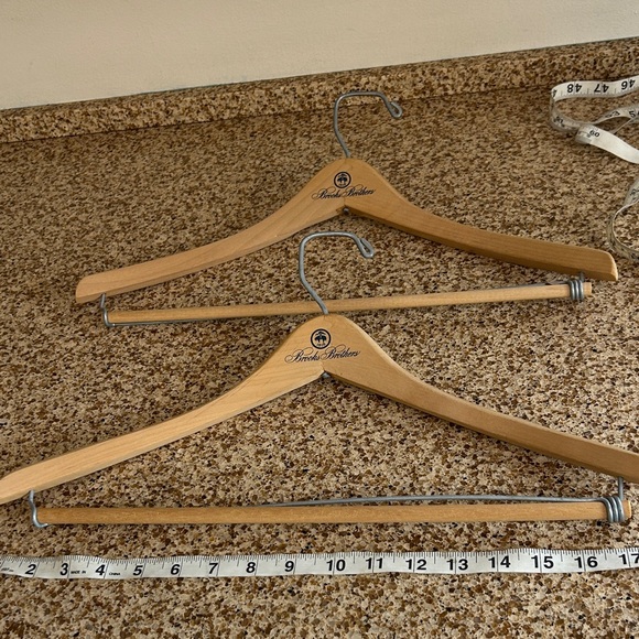 Brooks Brothers Light Tan Tongue and Groove Wooden Hangers - Picture 9 of 17